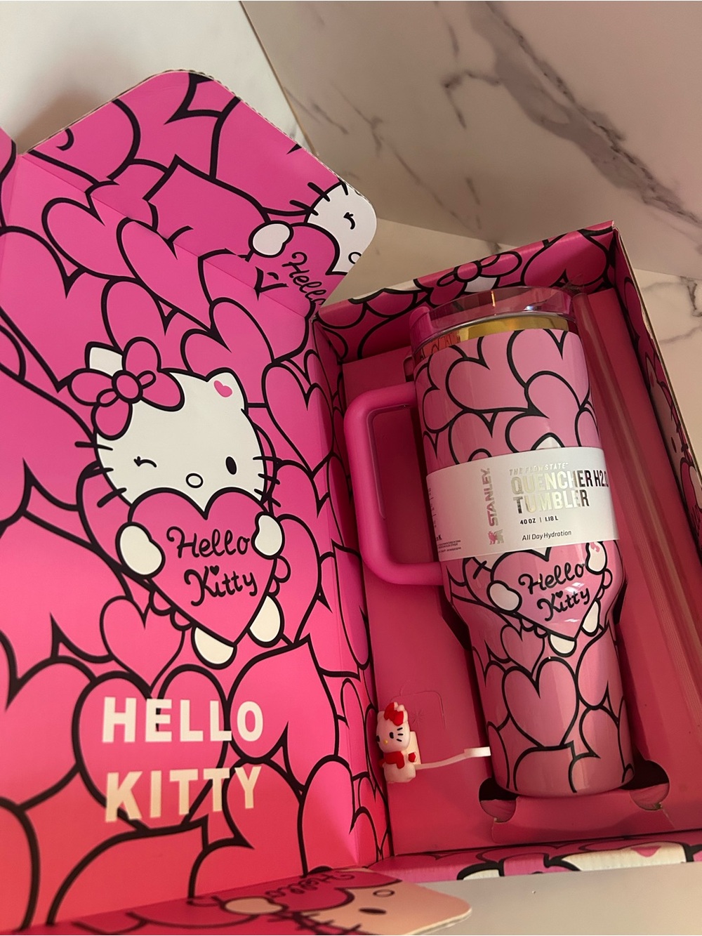 Stanley x Hello Kitty Pink Heart Quencher Tumbler Box Set - 40oz - Picture 4 of 5